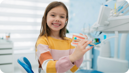 Niña en consulta odontopediátrica UC CHRISTUS 