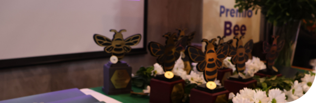 Premio DAISY & BEE: Reconocimiento al Cuidado en Salud Premio DAISY & BEE: Reconocimiento al Cuidado en Salud