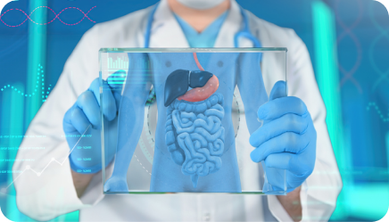 Cirujano digestivo viendo holografía del sistema digestivo